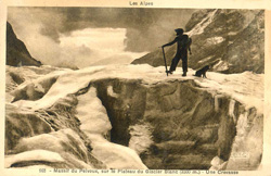 Massif du Pelvoux, sur le Plateau du Glacier Blanc (3500 m) - Une Crevasse