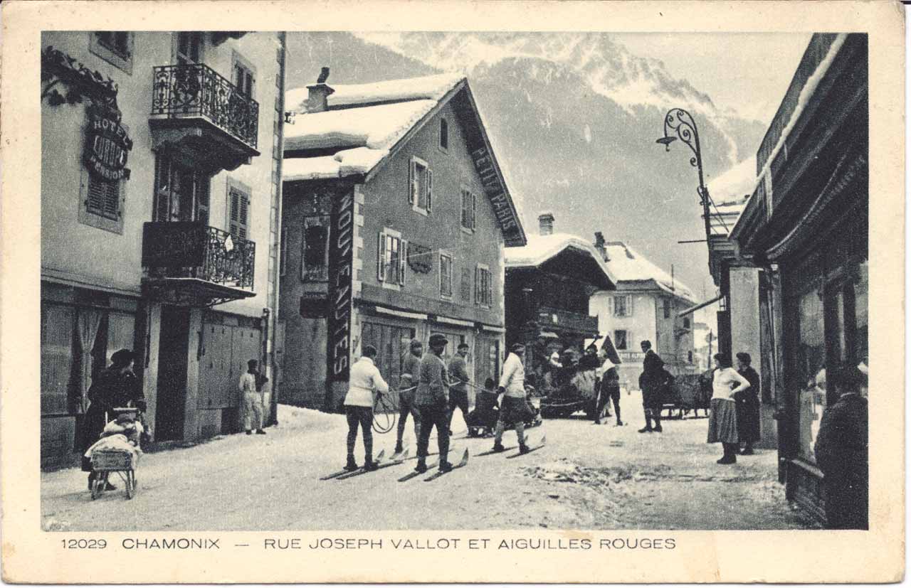 Rue Joseph Vallot et Aiguilles Rouges