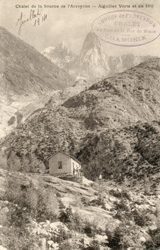 Chalet de la Source de l'Arveyron. Aiguilles Verte et du Dru