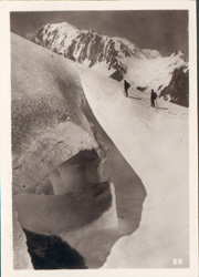 Crevasse au Col du Triolet (3.691 m)